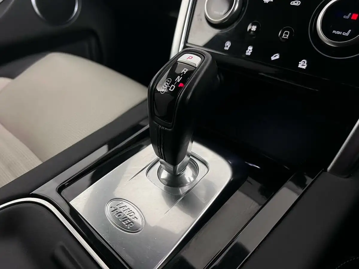 2020-land-rover-discovery-sport-20-d240-r-dynamic-se-big-29