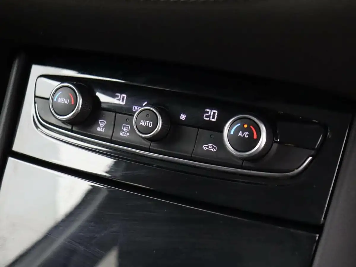 2020-vauxhall-grandland-x-12-griffin-big-18