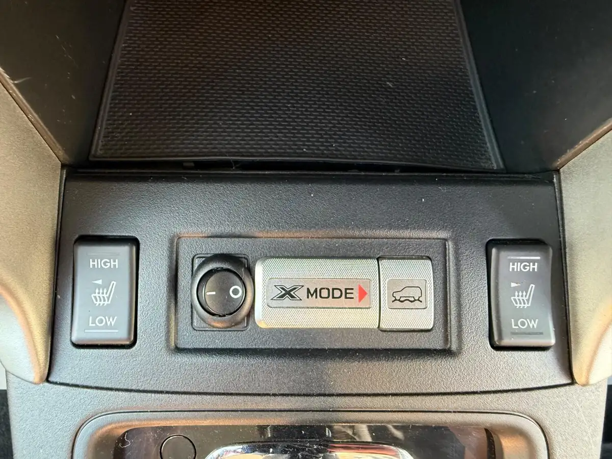 2013-subaru-forester-20-xt-turbo-big-40