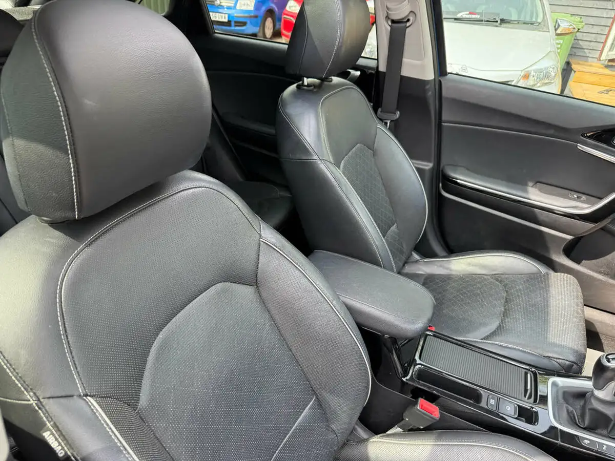 2018-kia-ceed-14-t-gdi-first-edition-hatchback-big-50