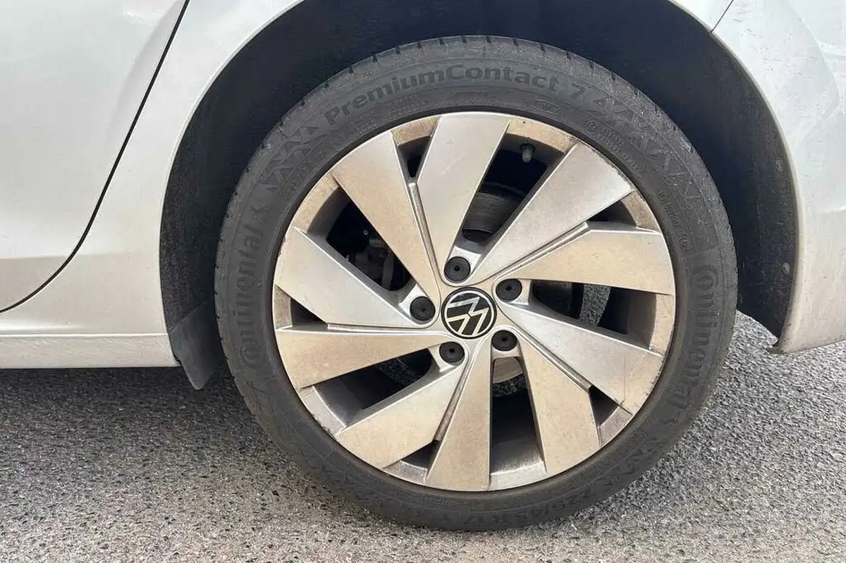 2022-volkswagen-golf-15-tsi-style-150ps-hatchback-big-4