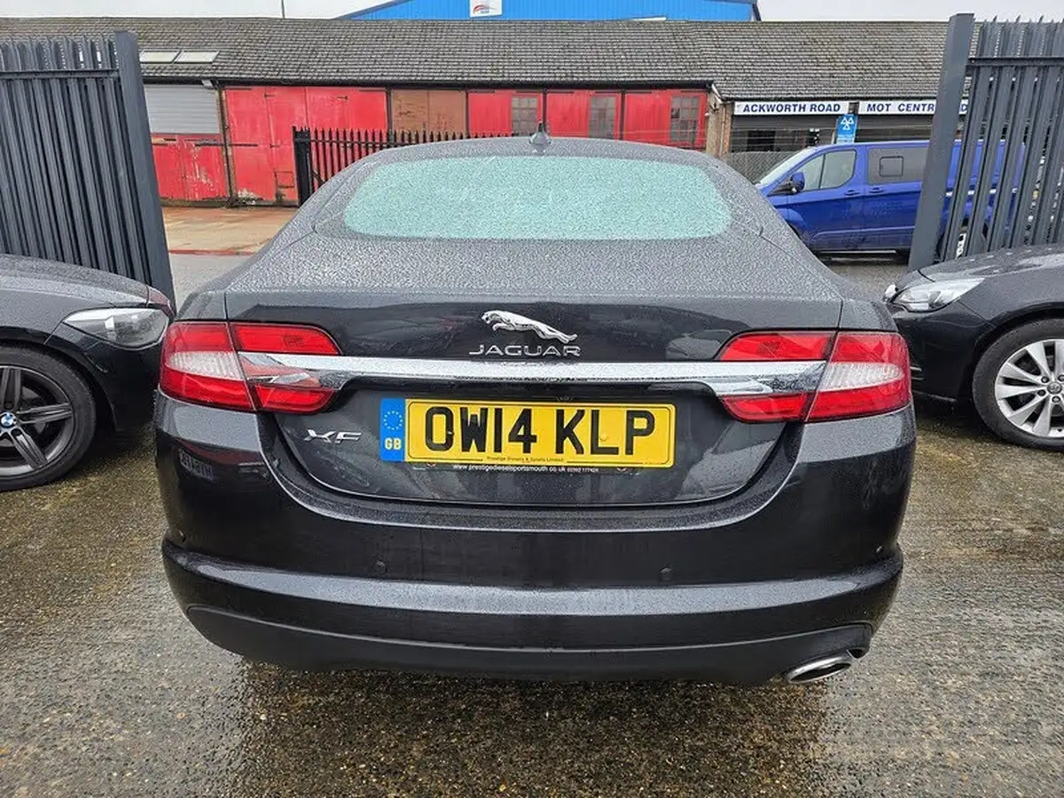 2014-jaguar-xf-22td-premium-luxury-200ps-saloon-4d-big-5