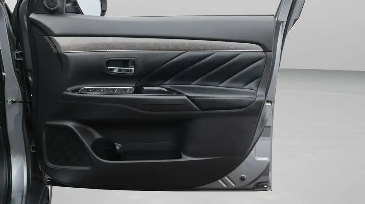 2020-mitsubishi-outlander-24-dynamic-phev-big-15