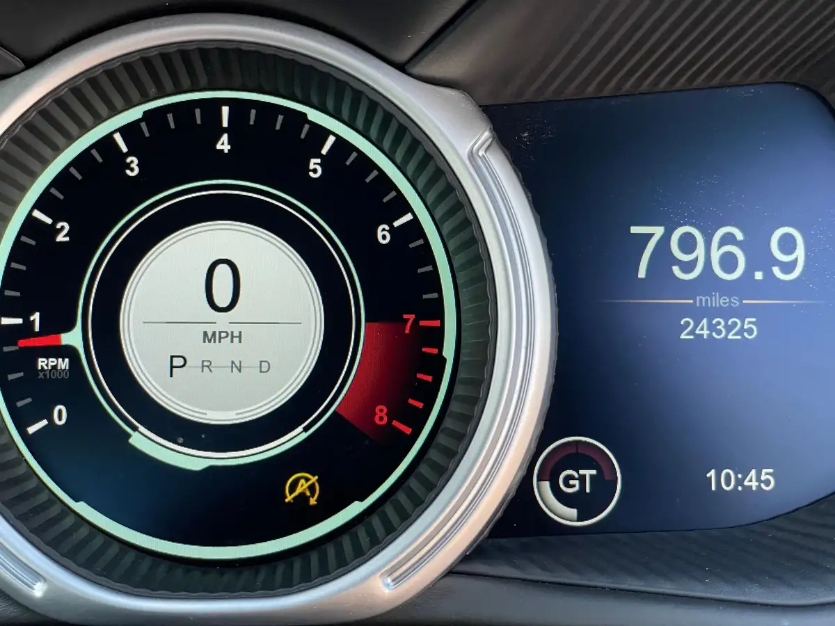 2020-aston-martin-db11-40-v8-503bhp-big-38