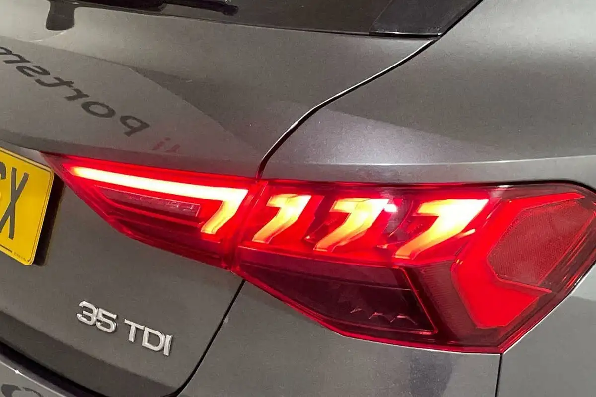 2021-audi-a3-20-35-tdi-s-line-sportback-5d-tronic-big-16