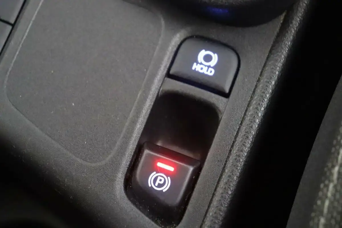 2022-toyota-yaris-cross-15-vvt-i-icon-big-25