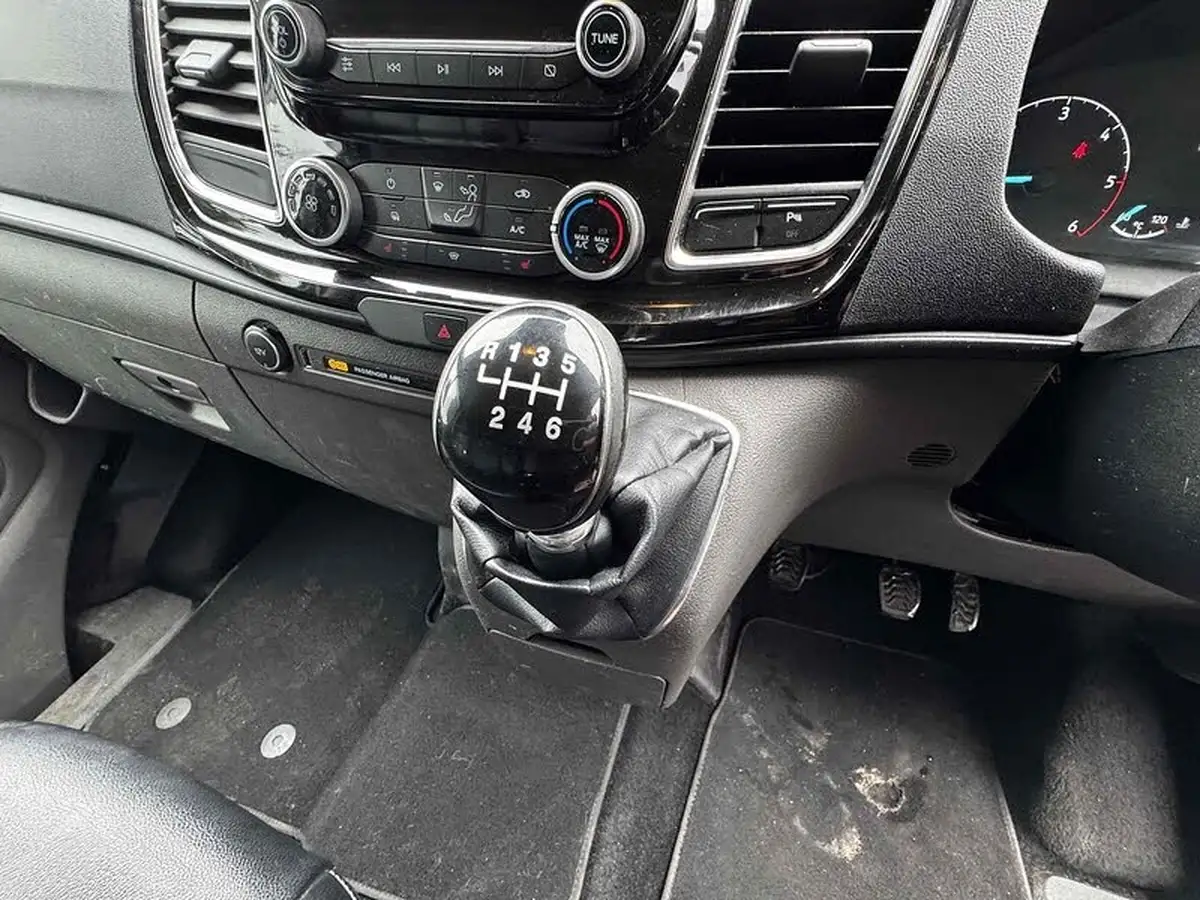 2018-ford-transit-custom-20tdci-320-l1h1-limited-130pseu6-double-cab-in-van-big-33