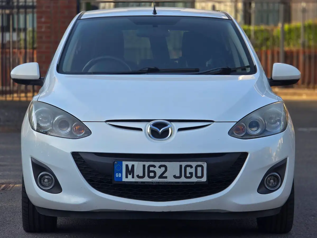 2012-mazda-mazda2-13-venture-big-20