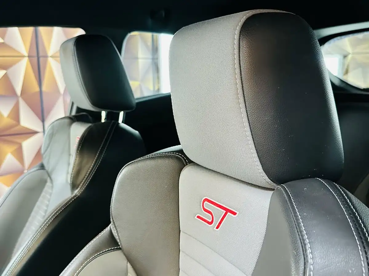 2016-ford-fiesta-16-st-2-3d-big-22