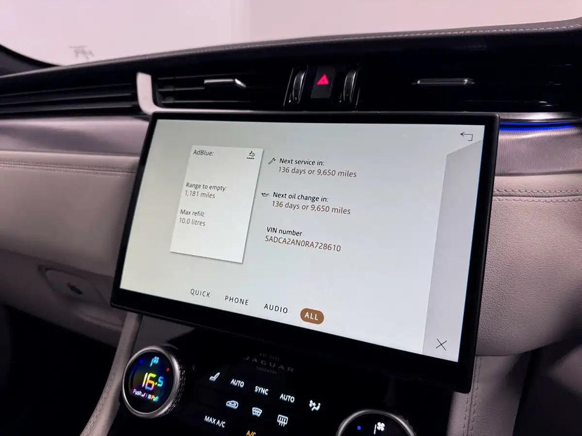2023-jaguar-f-pace-20-d200-r-dynamic-se-black-big-42