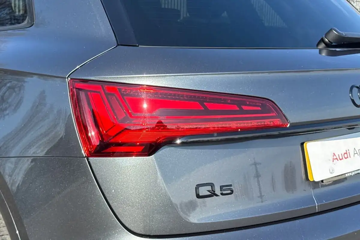 2023-audi-q5-20-45-tfsi-black-edition-station-wagon-big-7