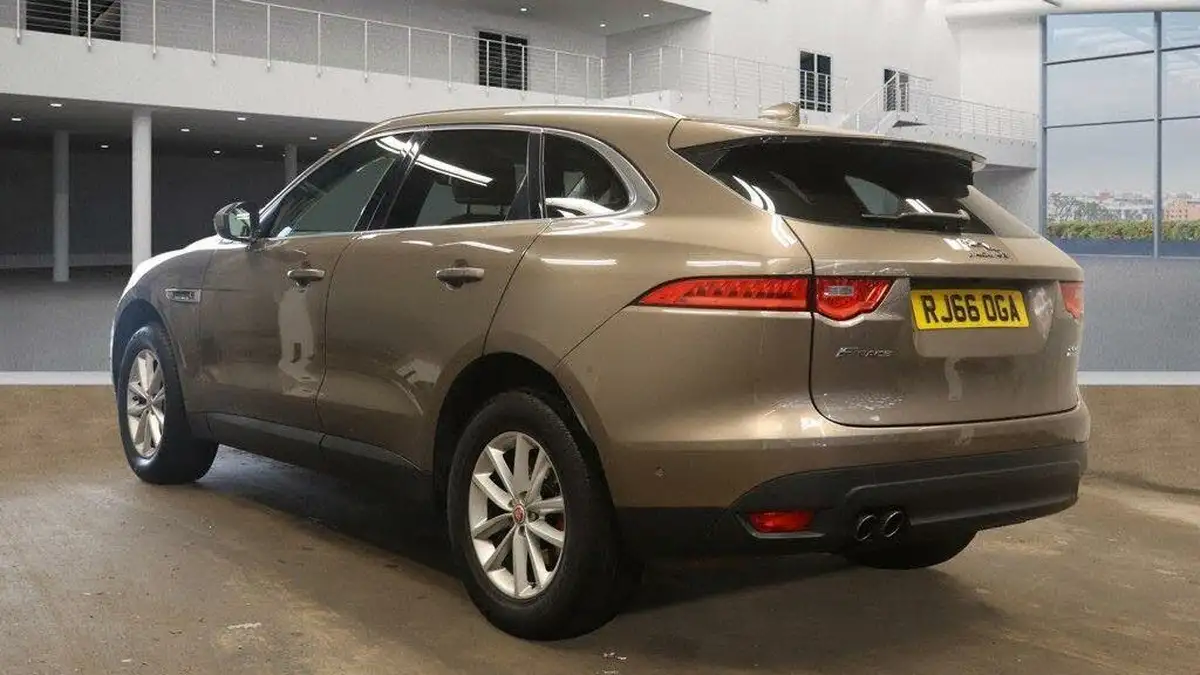 2016-jaguar-f-pace-20-i4d-prestige-awd-auto-big-2