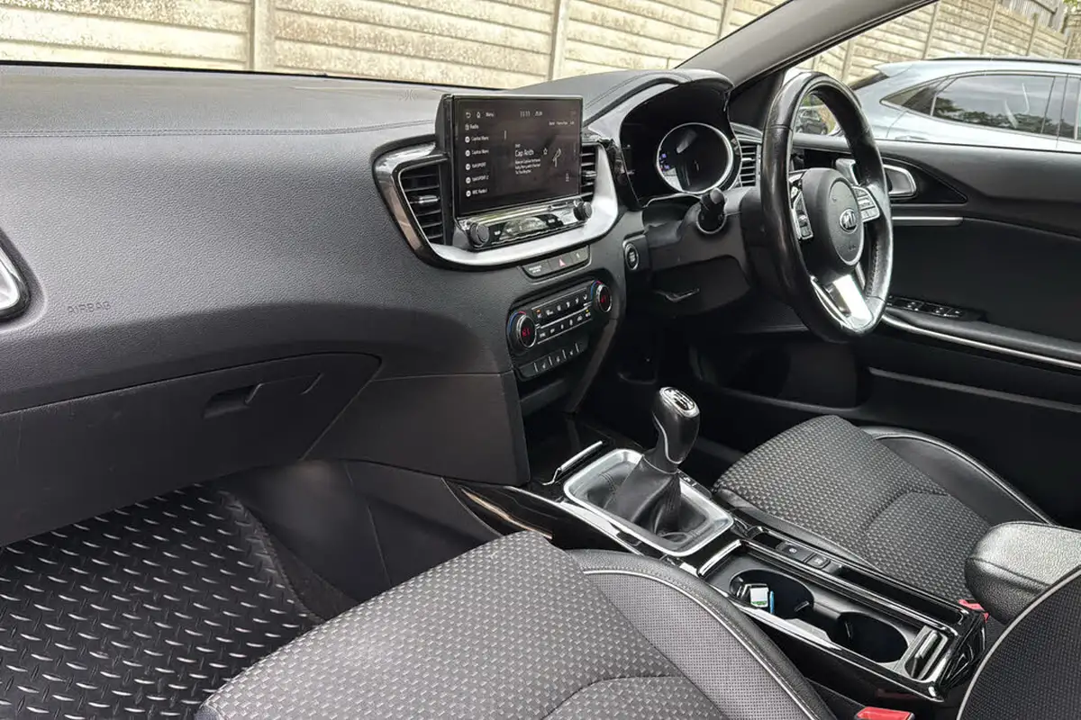 2020-kia-xceed-10-t-gdi-3-big-9