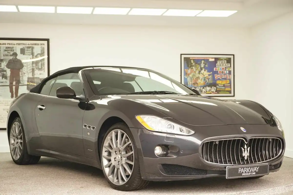 2010-maserati-grancabrio-47-big-11