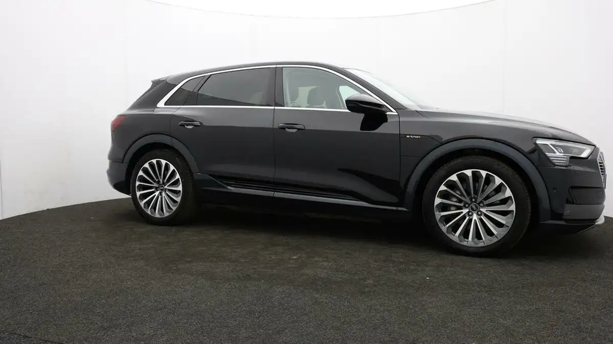 2021-audi-e-tron-50e-sport-station-wagon-big-35