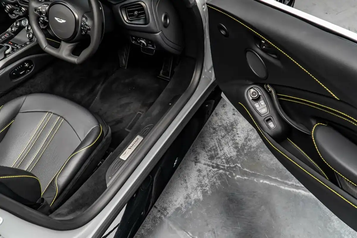2023-aston-martin-vantage-40-v8-vantage-roadster-auto-big-28