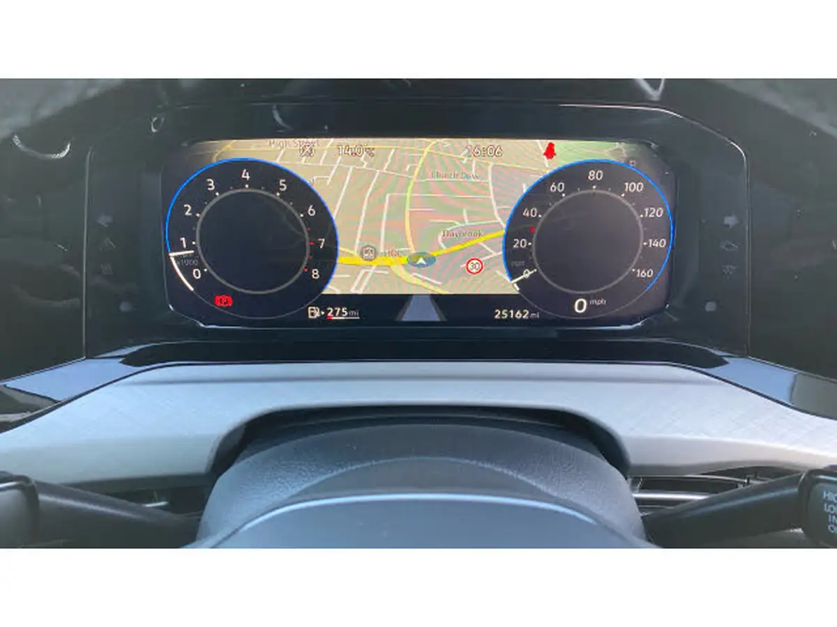 2023-volkswagen-golf-15-tsi-life-130ps-hatchback-big-31