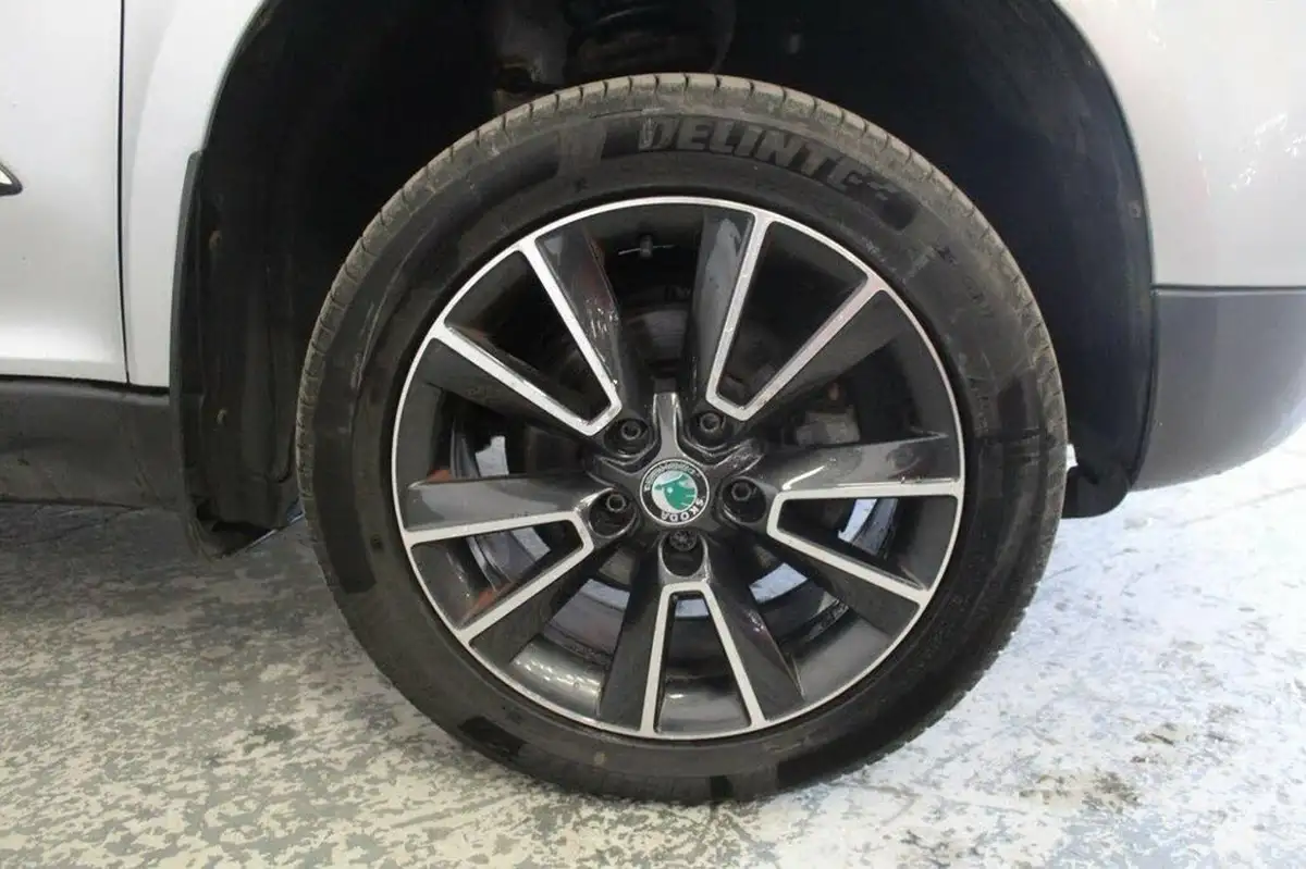 2013-skoda-yeti-20td-adventure-110bhp-big-46