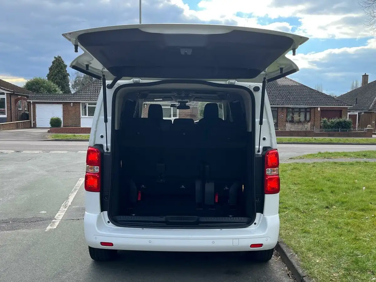 2022-toyota-proace-verso-20d-family-180ps-l1-auto-big-13
