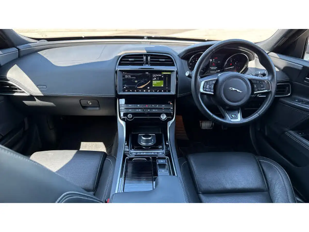 2019-jaguar-xe-20d-r-sport-180ps-auto-big-9