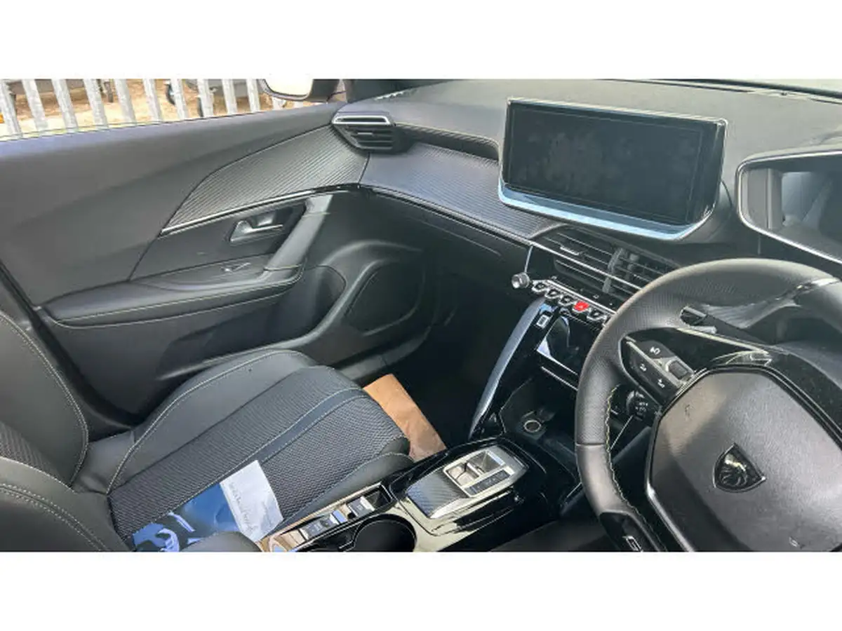 2024-peugeot-2008-suv-12-puretech-gt-130ps-eat8-big-13