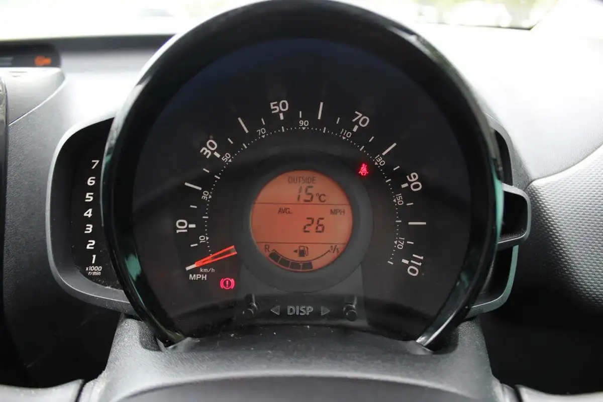 2018-citroen-c1-10-vti-flair-72ps-5d-big-13