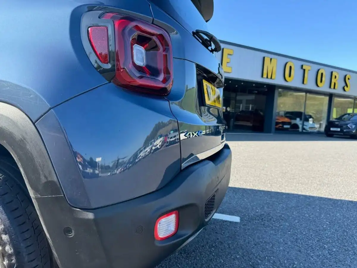 2020-jeep-renegade-13-gse-limited-phev-big-24