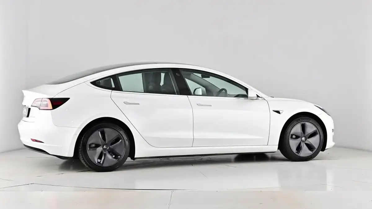 2020-tesla-model-3-e-long-range-big-77