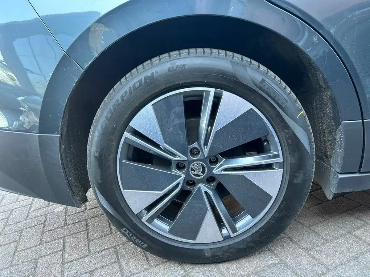 2021-skoda-enyaq-e-60-62-kwh-big-8