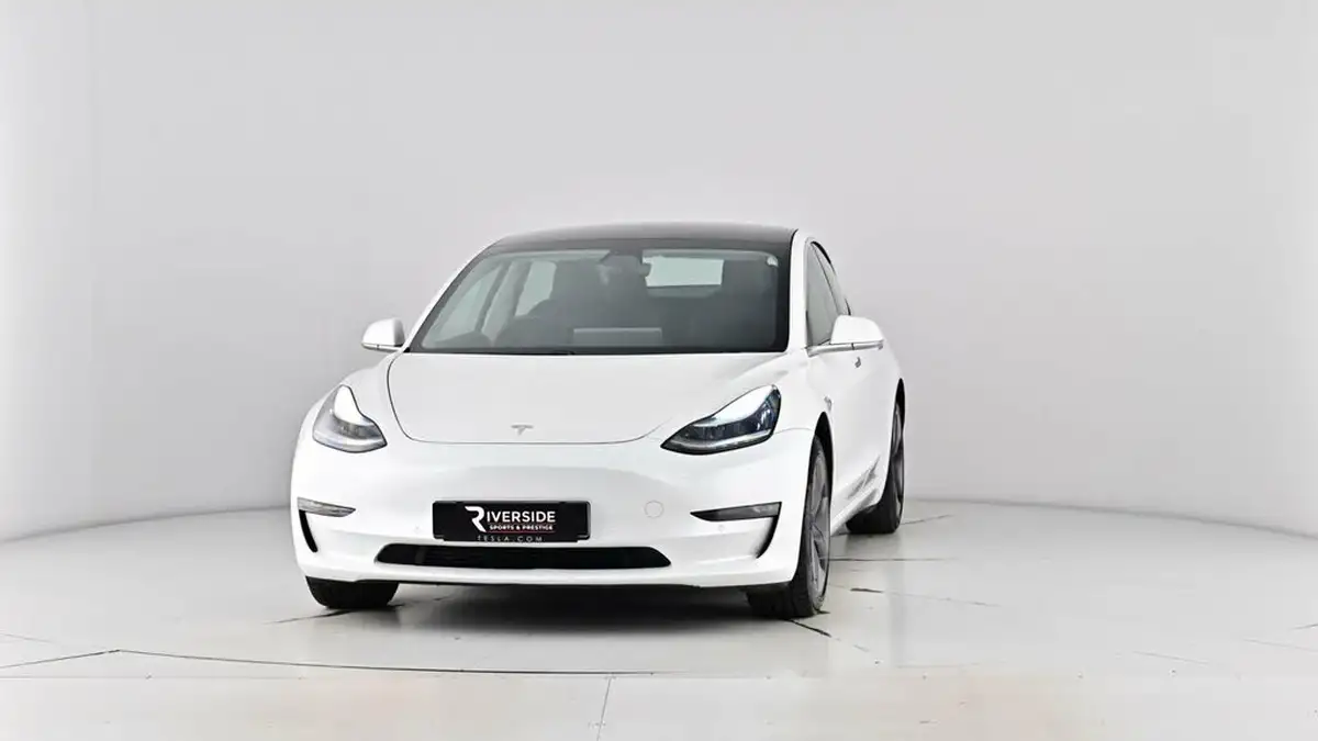 2020-tesla-model-3-e-long-range-big-53