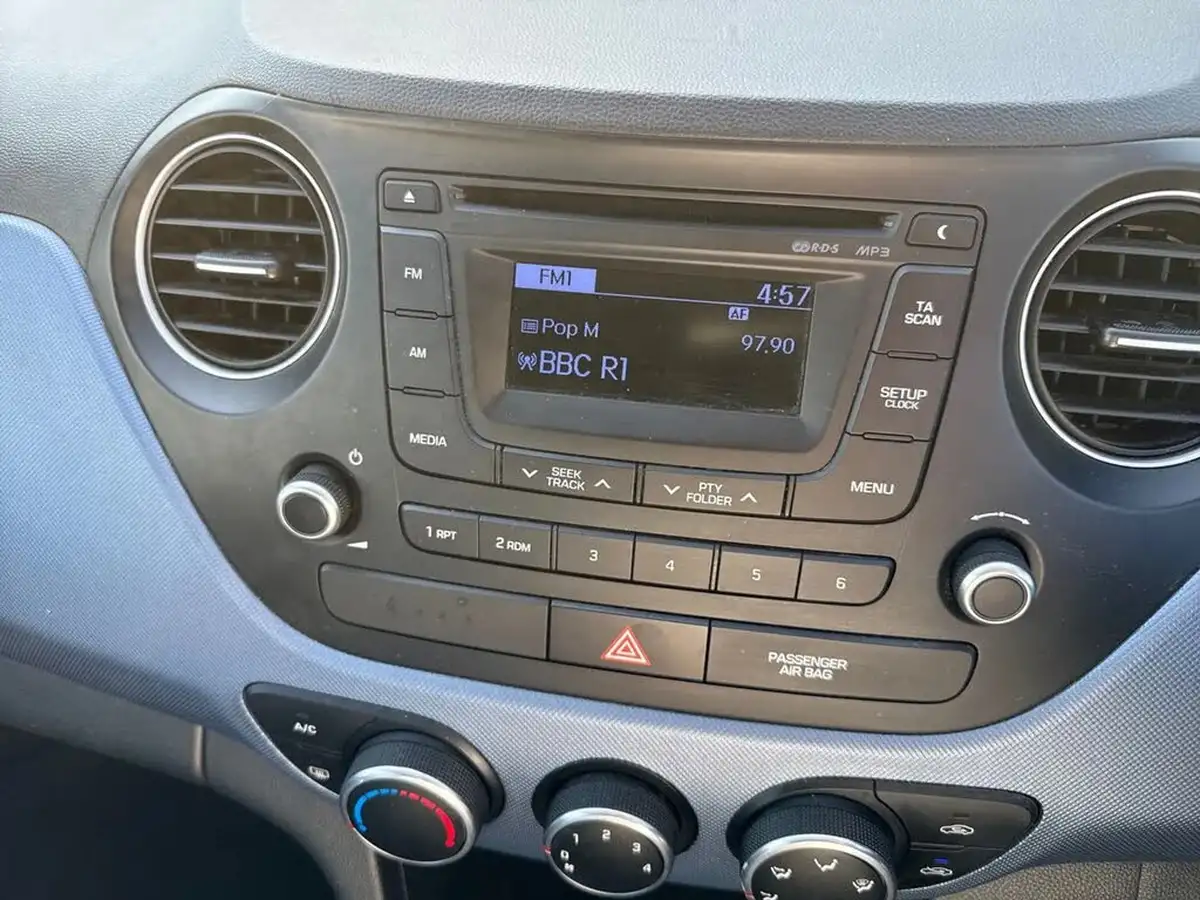 2016-hyundai-i10-10-se-big-22