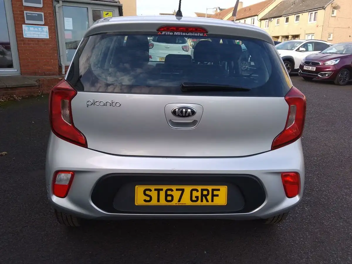 2017-kia-picanto-10-1-big-5