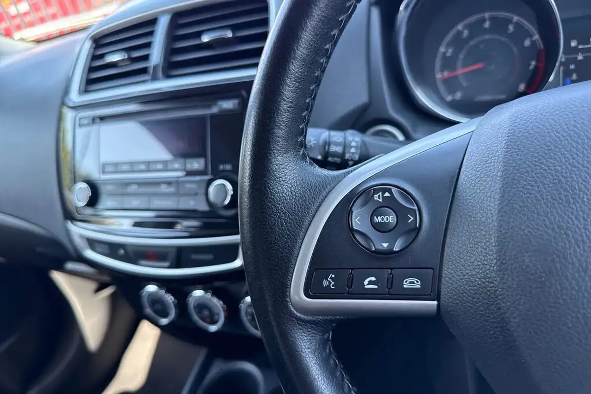 2015-mitsubishi-asx-16-3-big-35