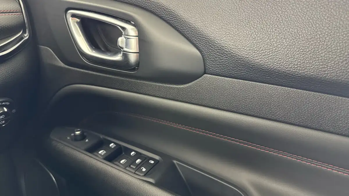 2022-jeep-compass-13-gse-trailhawk-big-20