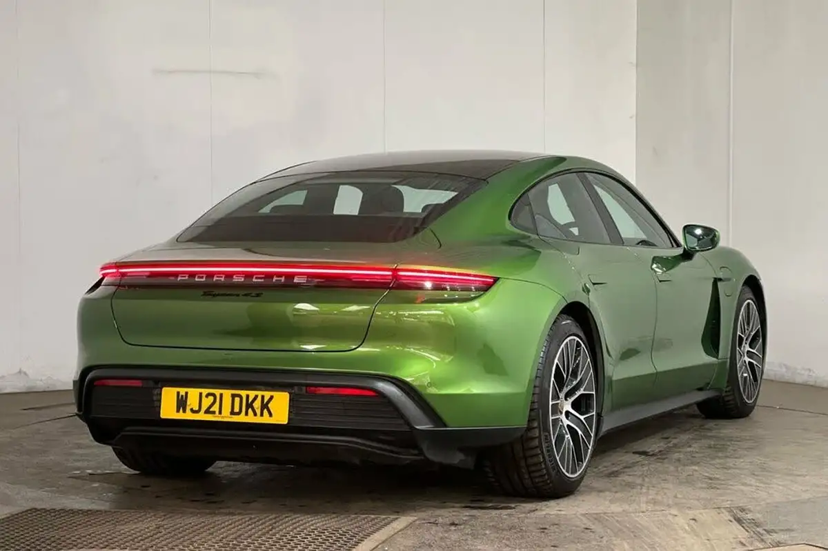 2021-porsche-taycan-e-4s-571ps-performance-battery-plus-big-17
