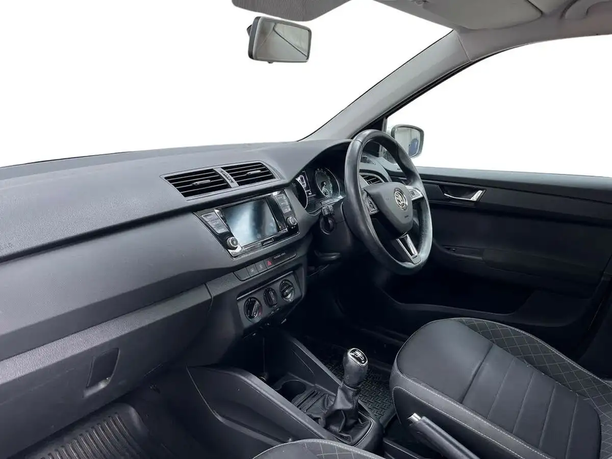 2020-skoda-fabia-10-tsi-se-95ps-estate-big-6