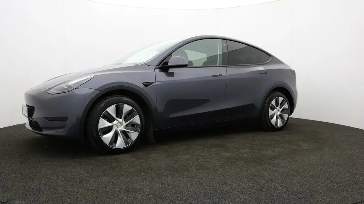 2022-tesla-model-y-e-rwd-big-56