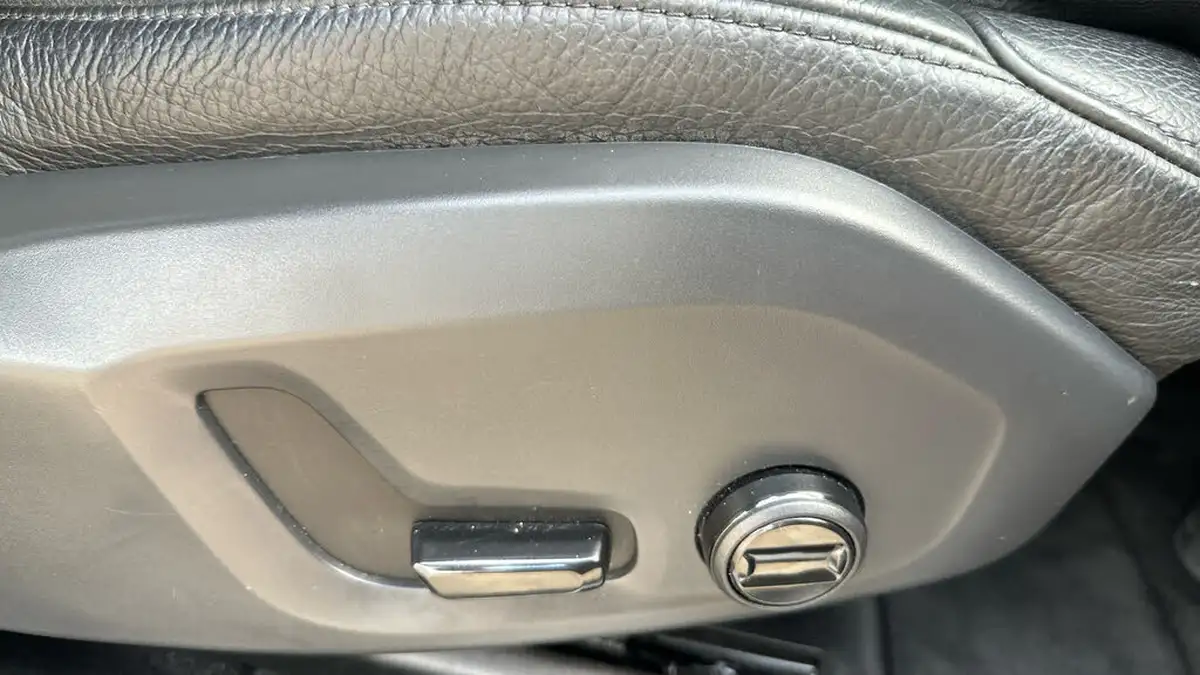 2021-volvo-xc60-20-t6-inscription-expression-340bhp-big-26