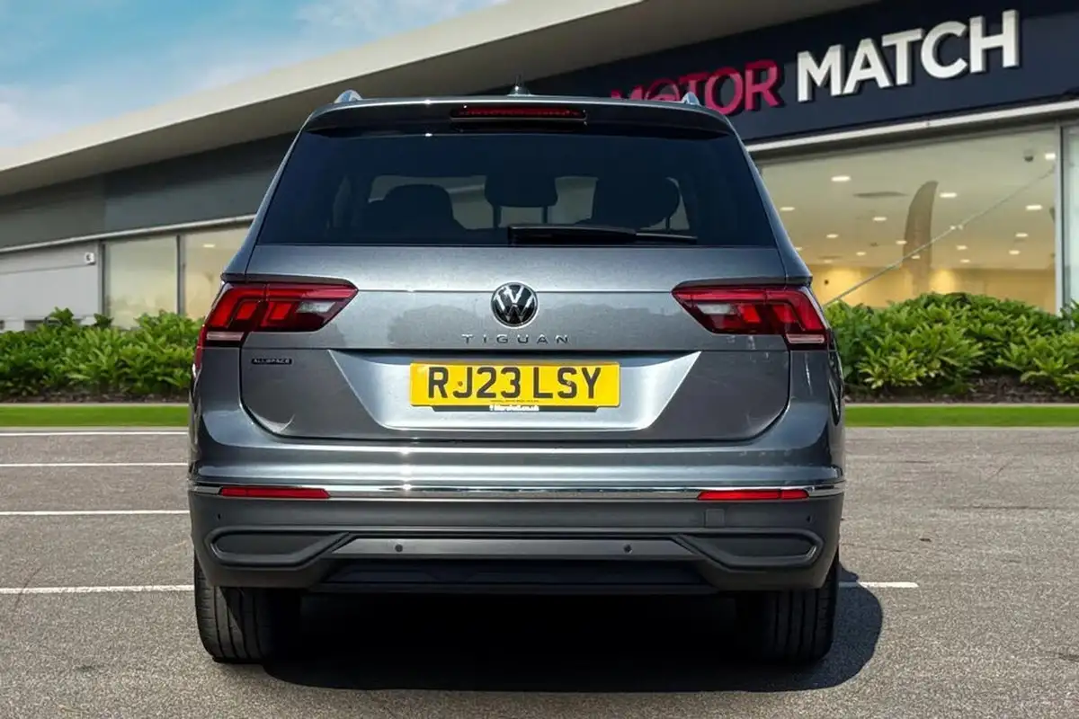 2023-volkswagen-tiguan-allspace-15-tsi-life-big-3