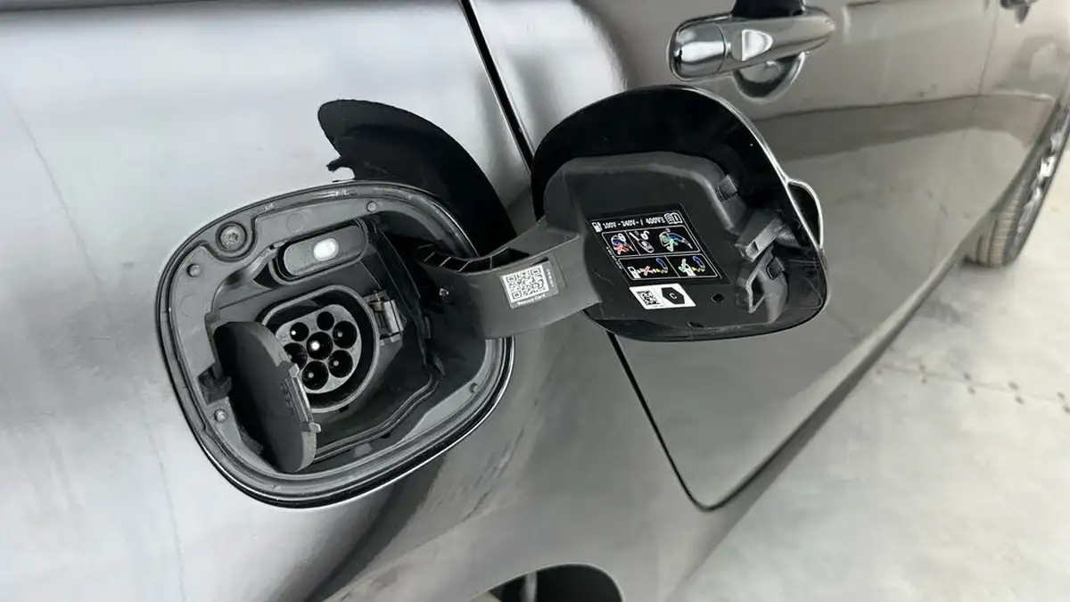 2021-smart-forfour-eq-exclusive-big-20