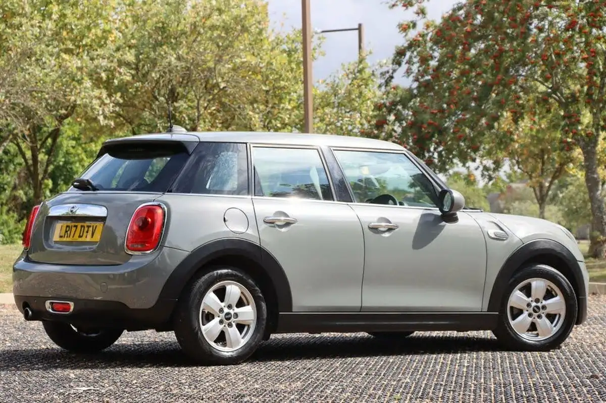 2017-mini-cooper-15td-one-d-ss-5d-big-12