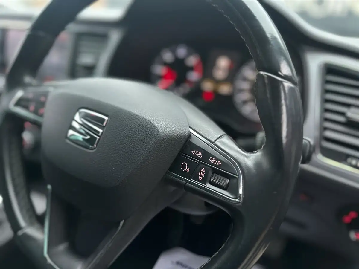 2017-seat-leon-16tdi-se-dynamic-technology-hatchback-big-9