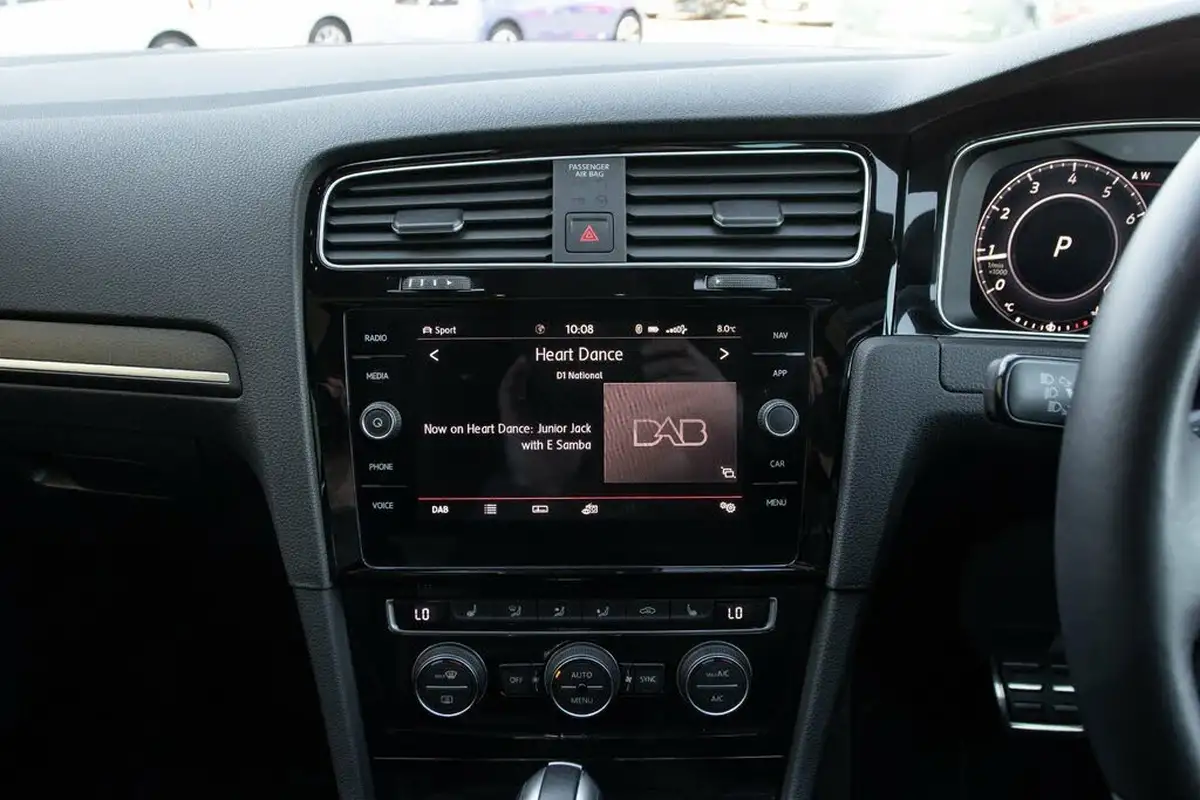 2020-volkswagen-golf-20-tsi-gti-performance-5d-dsg-big-21