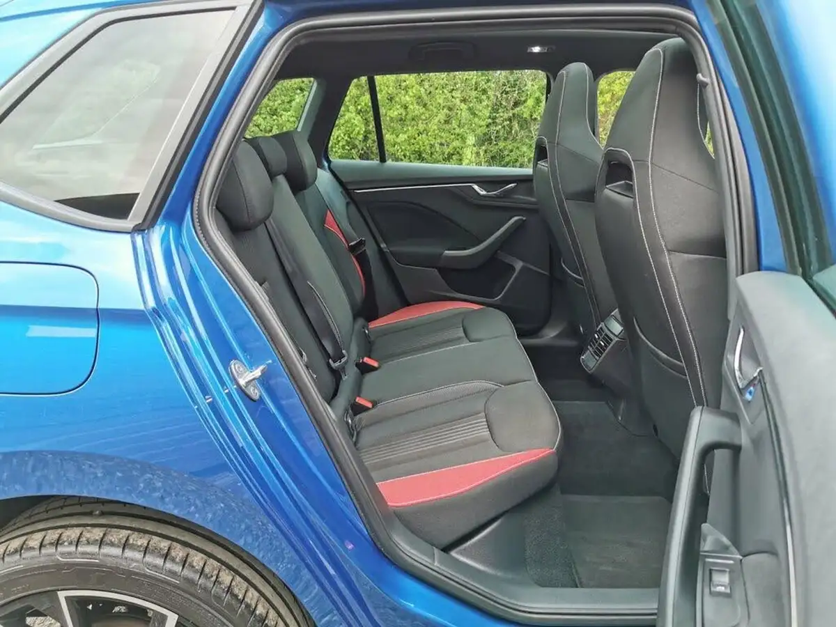 2020-skoda-kamiq-15-tsi-monte-carlo-dsg-big-35
