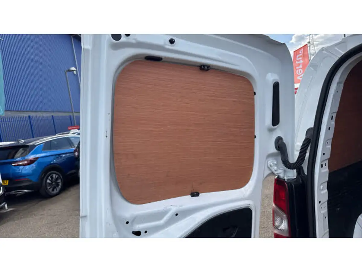 2021-vauxhall-combo-15cdti-dynamic-2300-100pseu6dt-l1h1-panel-big-41