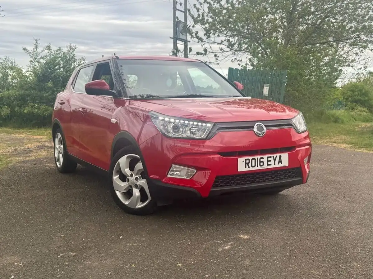 2016-kgm-ssangyong-tivoli-16-ex-big-1