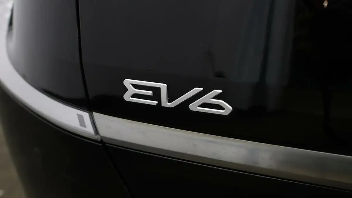 2022-kia-ev6-e-air-big-19