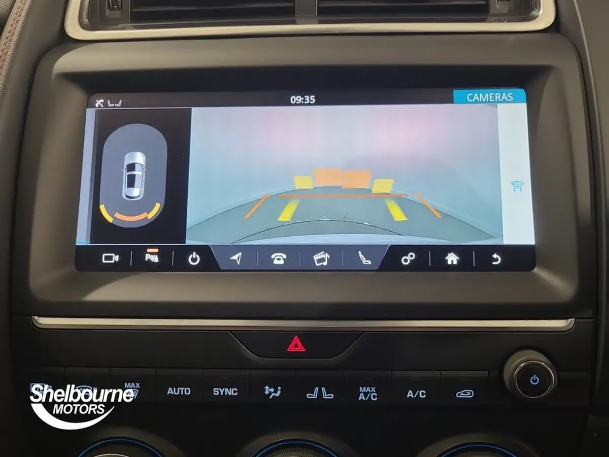 2020-jaguar-e-pace-20-i4d-chequered-flag-150ps-big-38