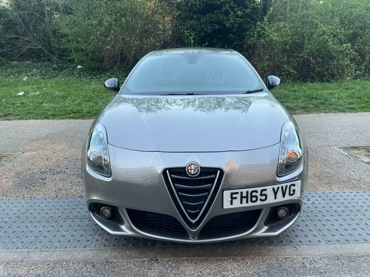2016-alfa-romeo-giulietta-17-quadrifoglio-verde-big-1