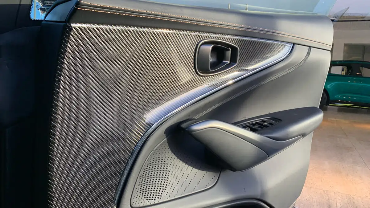 2024-aston-martin-dbx-40-v8-big-25
